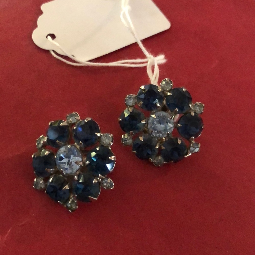WEISS vintage clip on fine rhinestone earrings